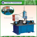 Single shaft edge hemming machine for metal utensil